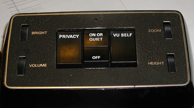 Illustration for article titled These Videophone Concepts Are Cooler Than Your iPhone's FaceTime
